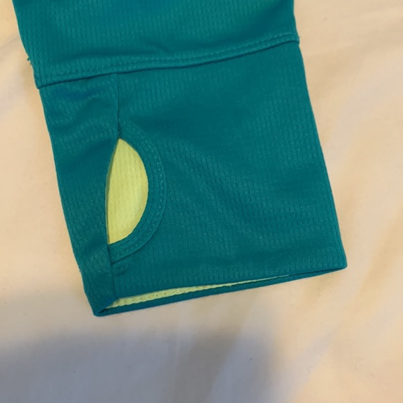 AVIA Athletic Top in medium Green with yellow accent. Size XXL, fits like XL - Picture 8 of 8
